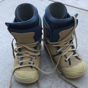 Burton snowboard boots men’s 5